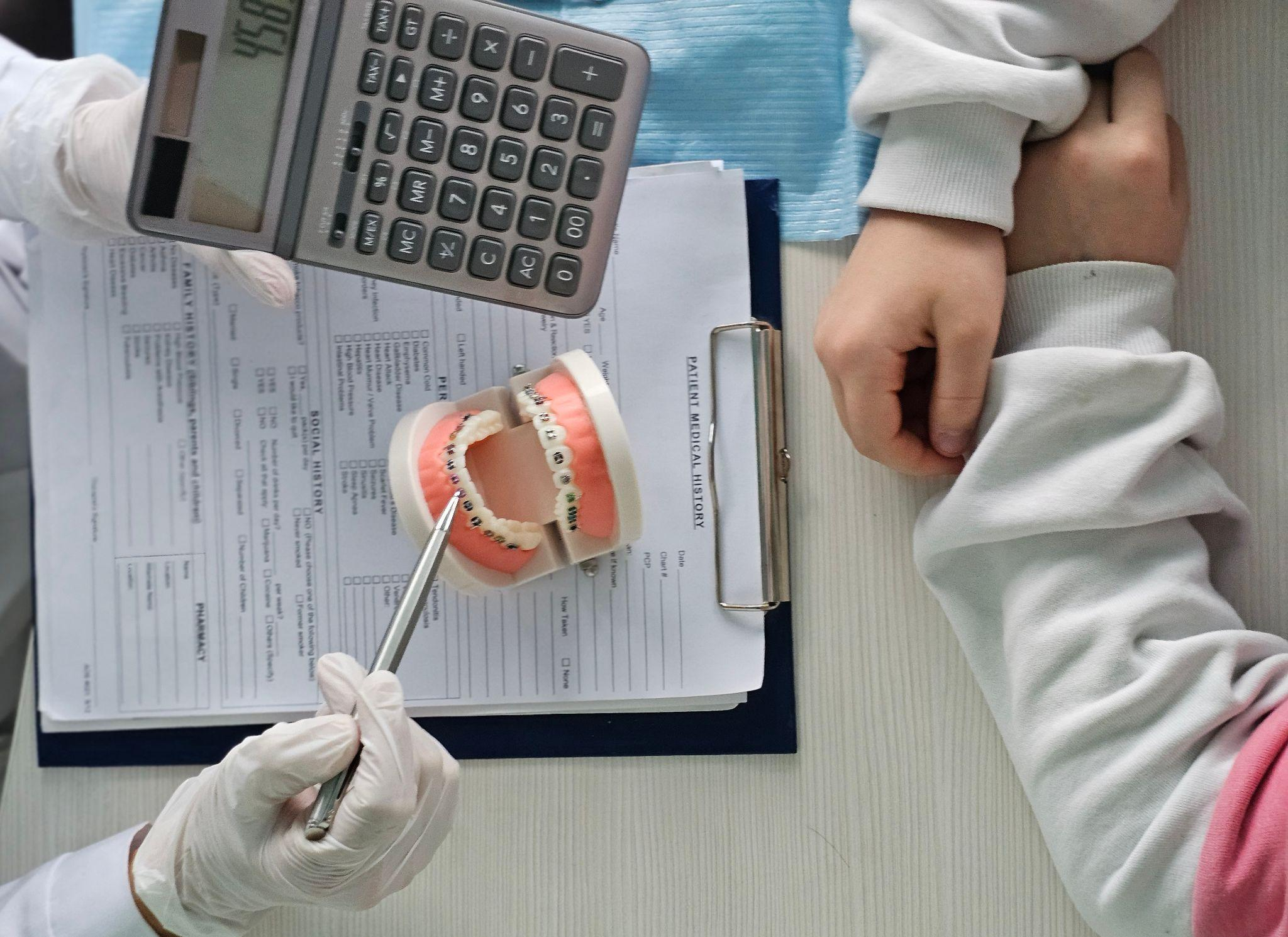 歯科矯正の費用相場